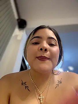 EVELIN MASON online show from May 18, 2026, 4:07 am