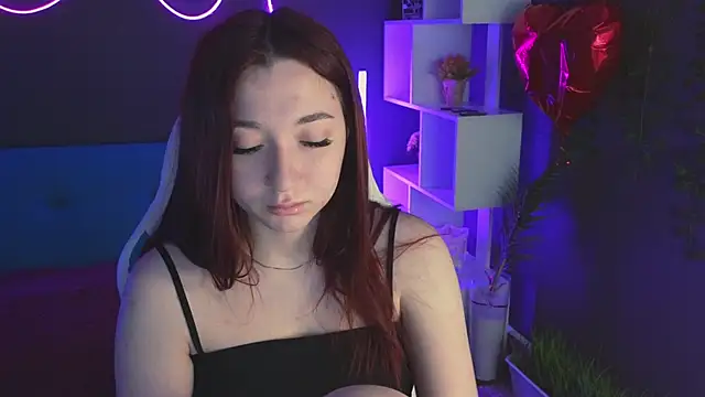 Snapshot of YasmineWest chatting on March 14, 2025, 12:54 am YasmineWest online show from March 14, 2025, 12:54 am