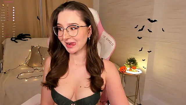 Snapshot of AnnikaAllison chatting on October 9, 2025, 1:22 pm AnnikaAllison online show from October 9, 2025, 1:22 pm