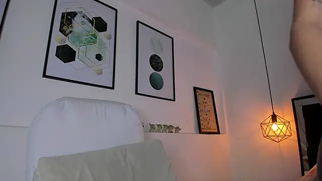 amysc online show from April 16, 2026, 12:06 pm