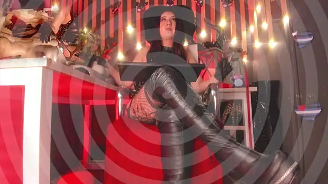 Snapshot of shaaroon_gold chatting on March 14, 2025, 12:21 am shaaroon gold online show from March 14, 2025, 12:21 am