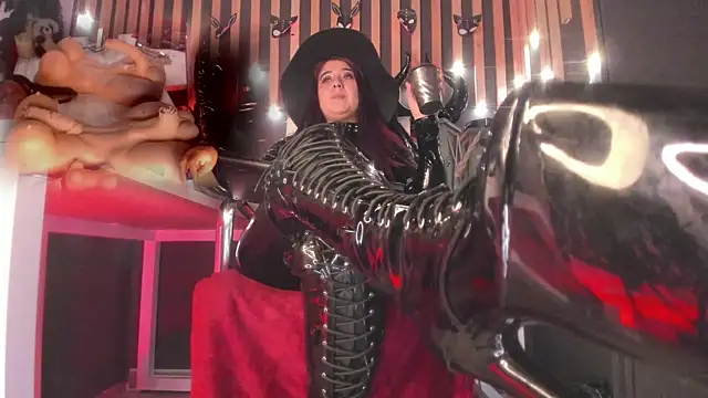 Snapshot of shaaroon_gold chatting on March 6, 2025, 3:24 am shaaroon gold online show from March 6, 2025, 3:24 am