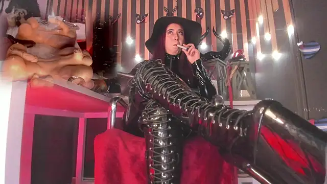 Snapshot of shaaroon_gold chatting on March 6, 2025, 12:21 am shaaroon gold online show from March 6, 2025, 12:21 am