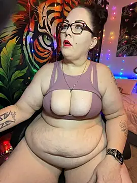 Snapshot of fatfabulous1981 chatting on March 6, 2025, 2:30 am fatfabulous1981 online show from March 6, 2025, 2:30 am