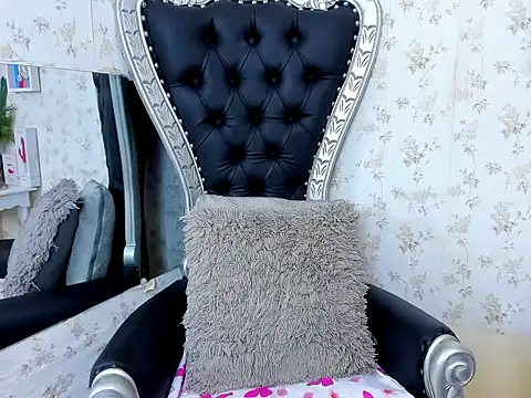 milf bigass  online show from November 28, 2025, 12:16 pm