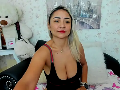 milf bigass  online show from March 7, 2026, 12:43 pm