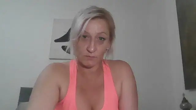 Sexyycattt online show from June 16, 2026, 4:18 pm
