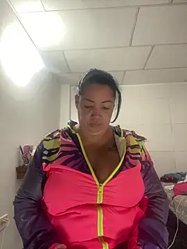 Snapshot of CamelliaLong chatting on April 14, 2026, 8:25 pm CamelliaLong online show from April 14, 2026, 8:25 pm