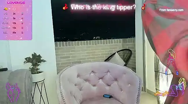 Snapshot of emiily_morgan chatting on December 7, 2024, 1:30 am emiily morgan online show from December 7, 2024, 1:30 am