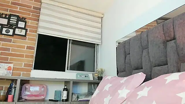 Snapshot of emiily_morgan chatting on March 6, 2025, 1:27 am emiily morgan online show from March 6, 2025, 1:27 am