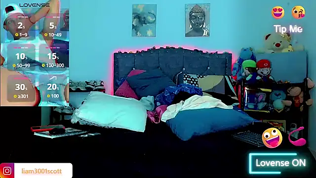 Liamscott  online show from November 24, 2025, 10:54 pm