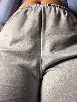 JulianaCastillo online show from March 25, 2026, 9:30 am