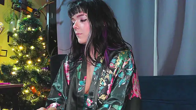 purple em69 online show from December 5, 2025, 4:22 am