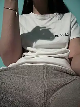Snapshot of rossana99_ chatting on April 19, 2026, 6:21 pm rossana99 online show from April 19, 2026, 6:21 pm