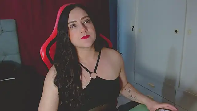 Snapshot of Noamartin_ chatting on February 11, 2026, 10:42 pm Noamartin online show from February 11, 2026, 10:42 pm