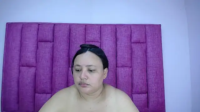 CrushOnMe  online show from October 31, 2025, 7:32 pm