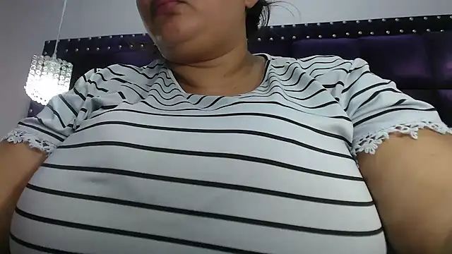 CrushOnMe  online show from October 29, 2025, 7:13 pm