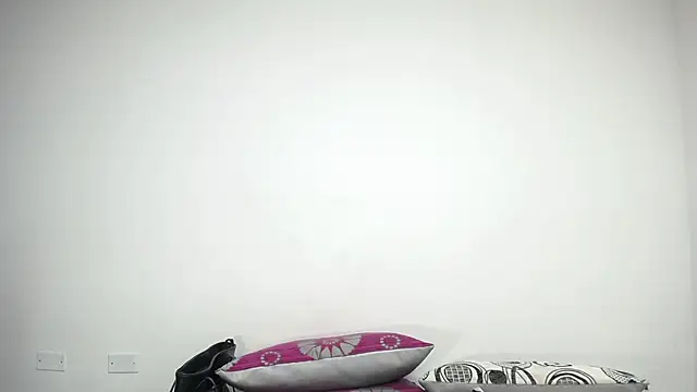 Snapshot of CrushOnMe_ chatting on May 15, 2026, 1:58 am CrushOnMe online show from May 15, 2026, 1:58 am