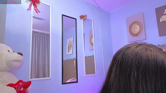 Snapshot of sarah_cruzz_ chatting on February 2, 2026, 1:54 pm sarah cruzz online show from February 2, 2026, 1:54 pm