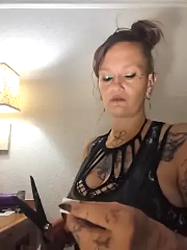 renegade vyxxen online show from March 31, 2026, 9:44 am