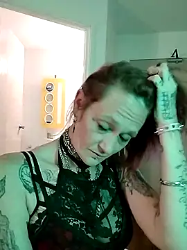 renegade vyxxen online show from March 6, 2025, 6:41 am