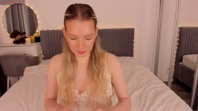 CassieRayss online show from June 30, 2026, 9:53 am