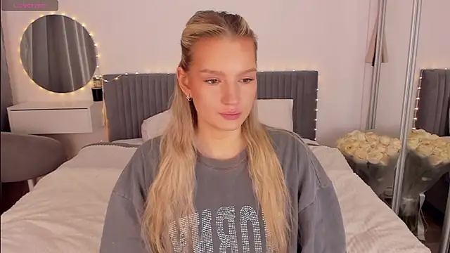 CassieRayss online show from March 29, 2026, 9:44 am