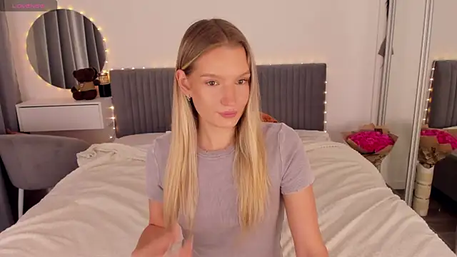 CassieRayss online show from July 22, 2026, 1:46 pm