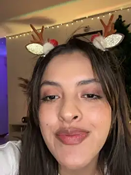 martina duque  online show from December 18, 2025, 12:05 am