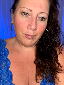 xsexycurvymilf online show from October 27, 2025, 3:02 pm