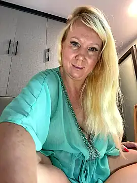 EmmaInLove23 online show from January 10, 2026, 2:18 am