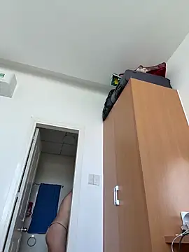 EmmaInLove23 online show from February 2, 2026, 2:43 am