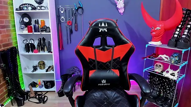 daven56 online show from December 20, 2025, 1:03 pm