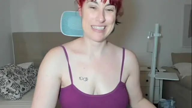 Snapshot of emmita69_ chatting on April 28, 2026, 2:27 am emmita69 online show from April 28, 2026, 2:27 am