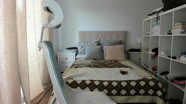 Snapshot of emmita69_ chatting on April 13, 2026, 3:05 pm emmita69 online show from April 13, 2026, 3:05 pm