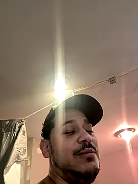 Your Going2Luv Me online show from November 7, 2025, 9:36 am