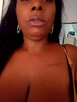 sereianegra8 online show from October 9, 2025, 5:35 pm
