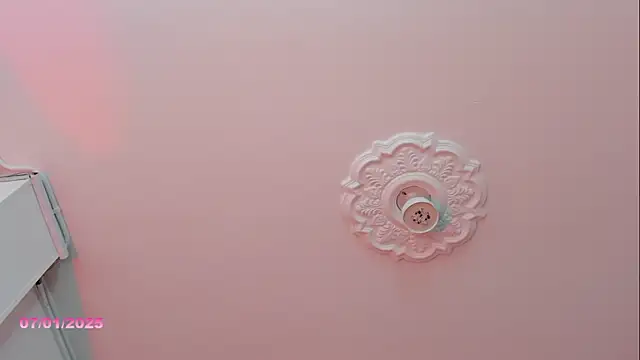 Snapshot of Karoline_Marin chatting on January 8, 2025, 12:06 am Karoline Marin online show from January 8, 2025, 12:06 am