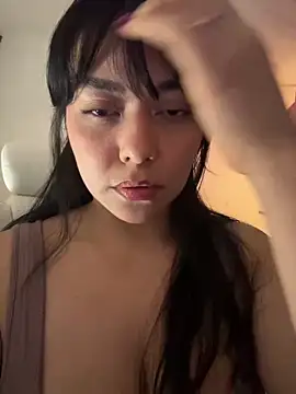 PetitLumiere online show from March 3, 2025, 12:34 am