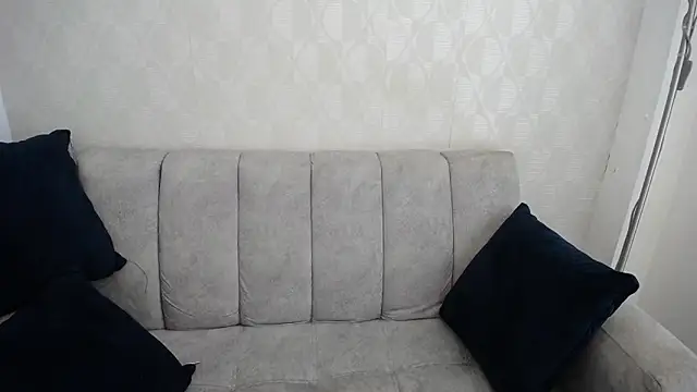 dannarossy  online show from January 29, 2025, 3:47 pm