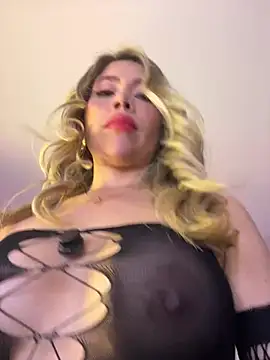 Ammy Castro online show from April 13, 2026, 10:58 pm