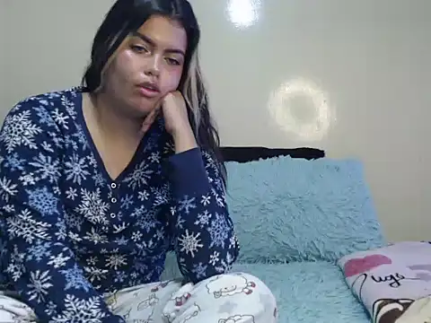 sweetkitty 16 online show from April 15, 2026, 7:29 pm