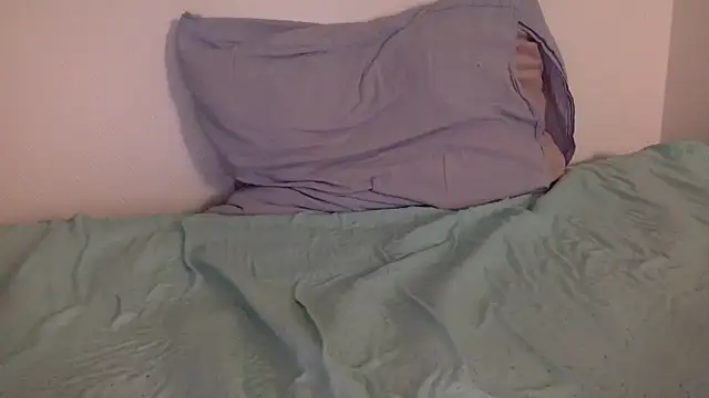 Snapshot of molozeb chatting on February 3, 2026, 10:15 pm molozeb online show from February 3, 2026, 10:15 pm