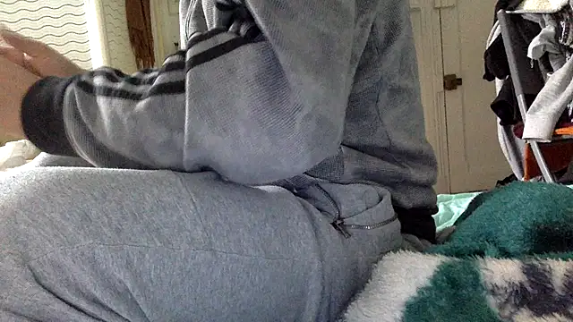 Snapshot of molozeb chatting on February 3, 2026, 10:09 am molozeb online show from February 3, 2026, 10:09 am