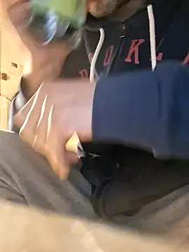 Snapshot of molozeb chatting on December 22, 2025, 7:19 am molozeb online show from December 22, 2025, 7:19 am