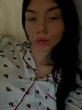 Lisaaa Alisa online show from October 1, 2025, 6:45 pm