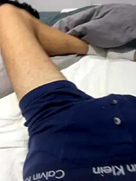 h0rnyguy001 online show from October 18, 2025, 5:48 pm