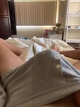 h0rnyguy001 online show from May 1, 2026, 12:37 am