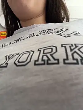 LittleDoll    online show from February 25, 2026, 1:44 pm