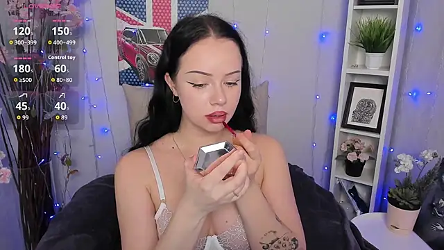 Snapshot of Lori__Hell chatting on February 13, 2026, 3:17 am Lori Hell online show from February 13, 2026, 3:17 am